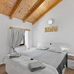 Ive Villa